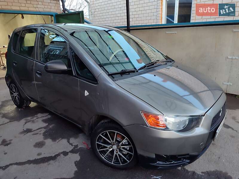 Mitsubishi Colt (2009)