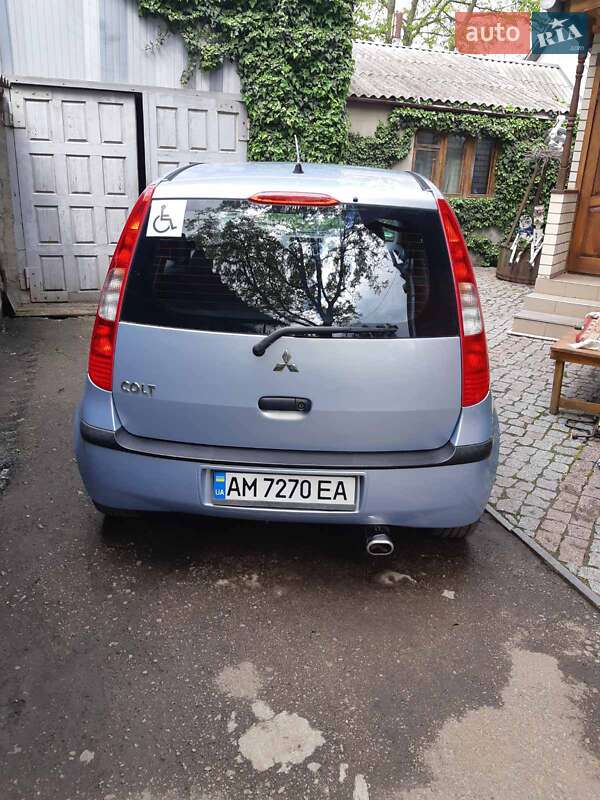 Mitsubishi Colt (2004)