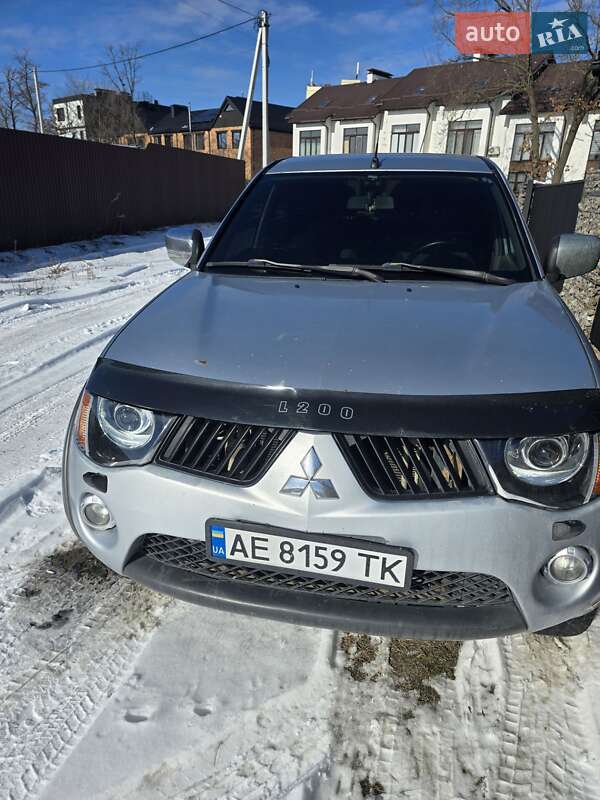 Mitsubishi L 200 (2009)
