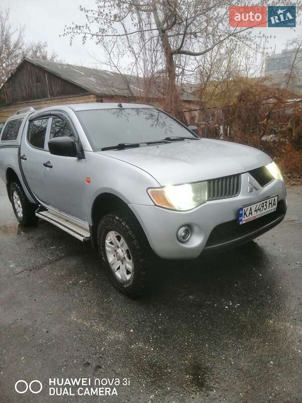 Mitsubishi L 200 (2008)
