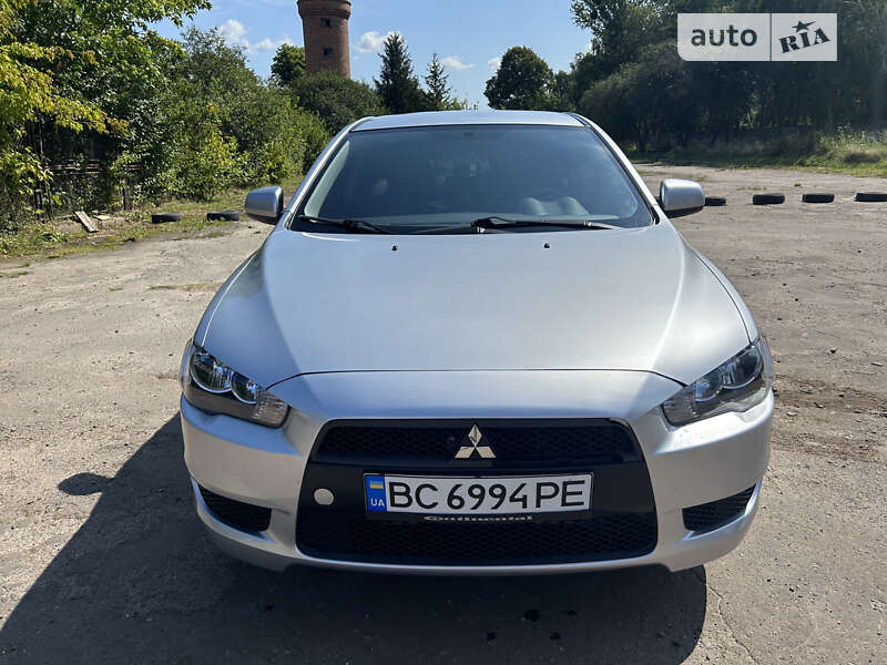Mitsubishi Lancer x (2009)