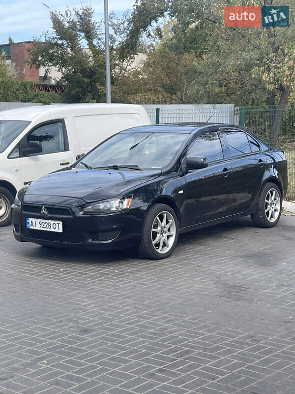 Mitsubishi Lancer (2010)
