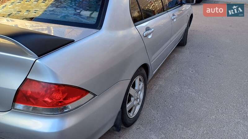 Mitsubishi Lancer (2003)