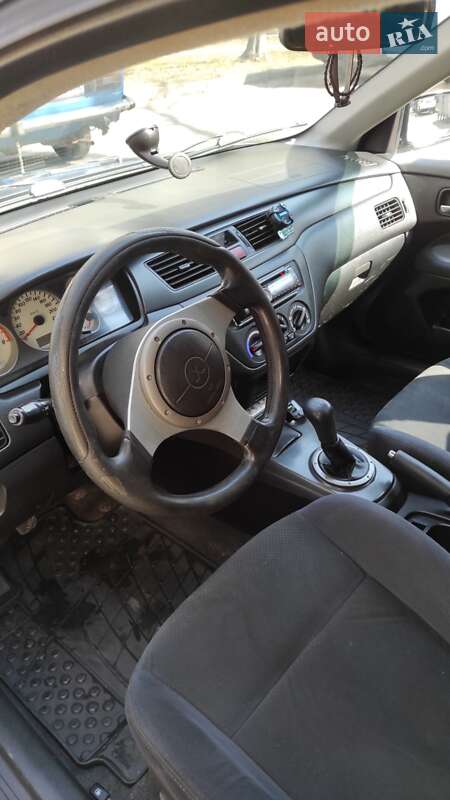 Mitsubishi Lancer (2003)