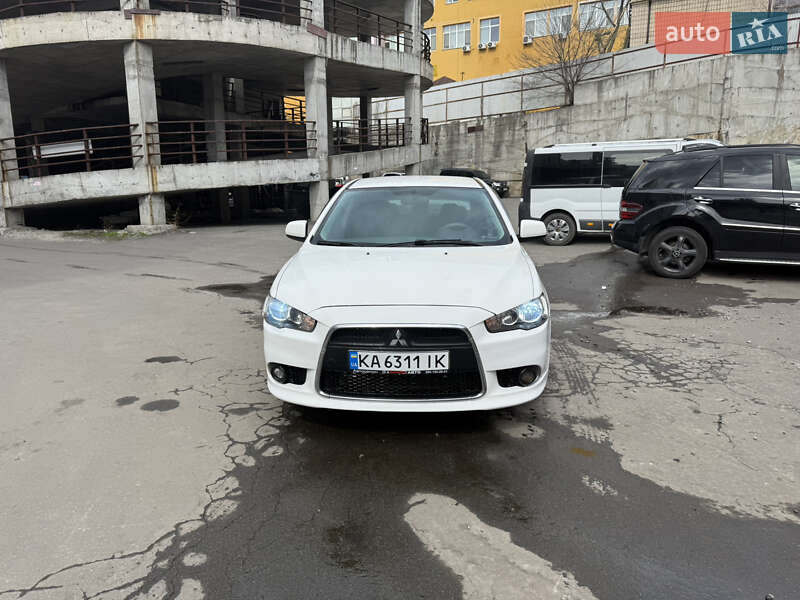 Mitsubishi Lancer (2012)