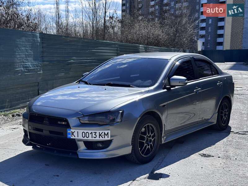 Mitsubishi Lancer (2015)