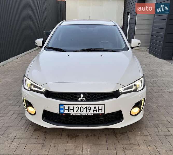 Mitsubishi Lancer (2015)