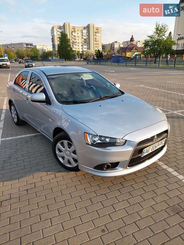 Mitsubishi Lancer (2013)