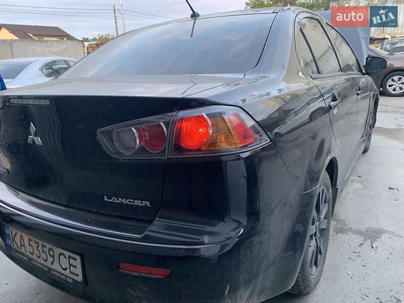 Mitsubishi Lancer (2015)