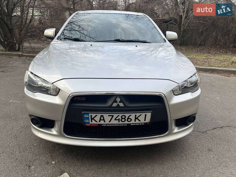 Mitsubishi Lancer (2012)