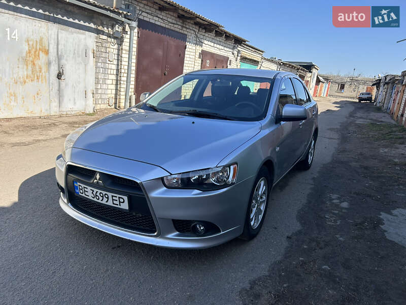 Mitsubishi Lancer (2011)