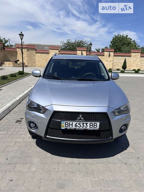 Mitsubishi Outlander xl (2010)