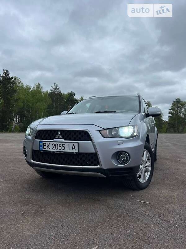 Mitsubishi Outlander xl (2010)