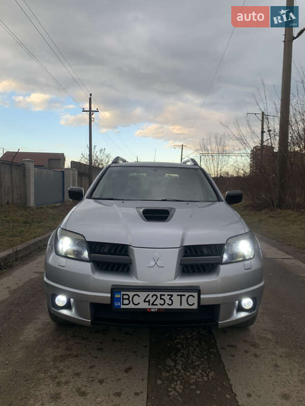 Mitsubishi Outlander (2004)