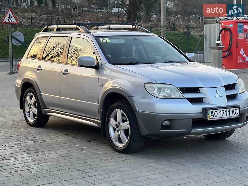 Mitsubishi Outlander (2005)