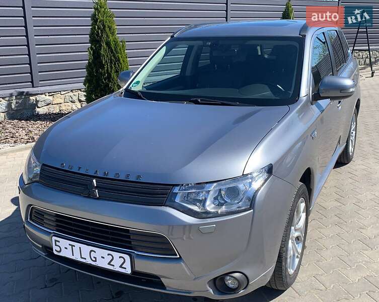 Mitsubishi Outlander (2014)