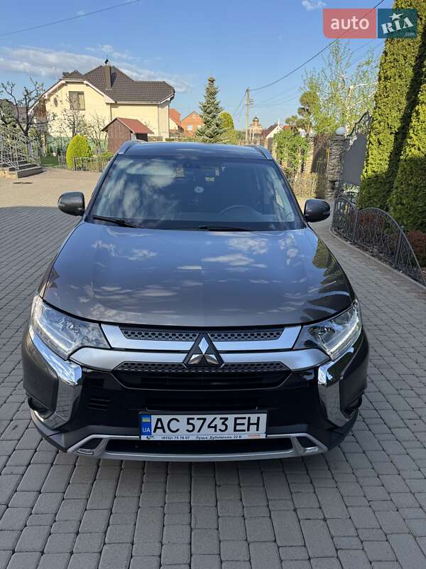 Mitsubishi Outlander (2019)