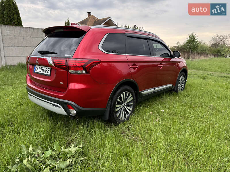 Mitsubishi Outlander (2019)