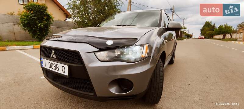 Mitsubishi Outlander (2012)