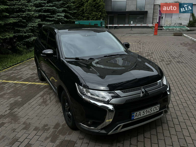 Mitsubishi Outlander (2019)