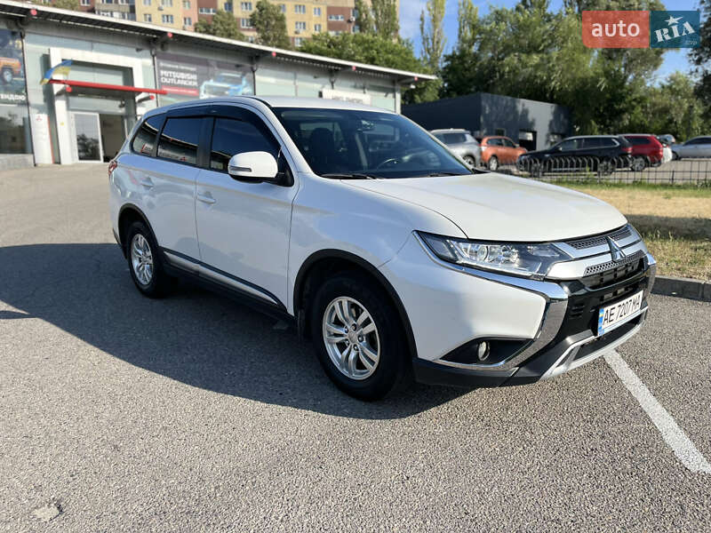Mitsubishi Outlander (2019)