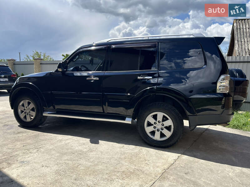 Mitsubishi Pajero (2008)