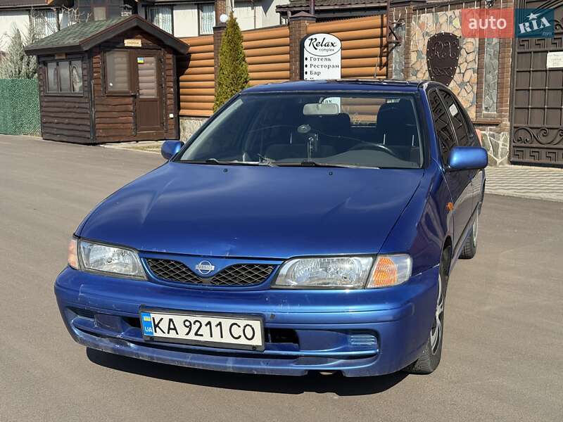 Nissan Almera (1999)