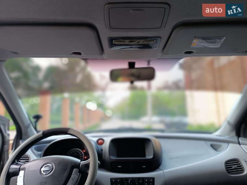 Nissan Almera (2005)