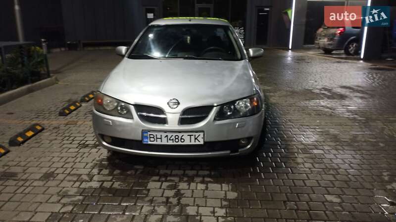 Nissan Almera (2005)