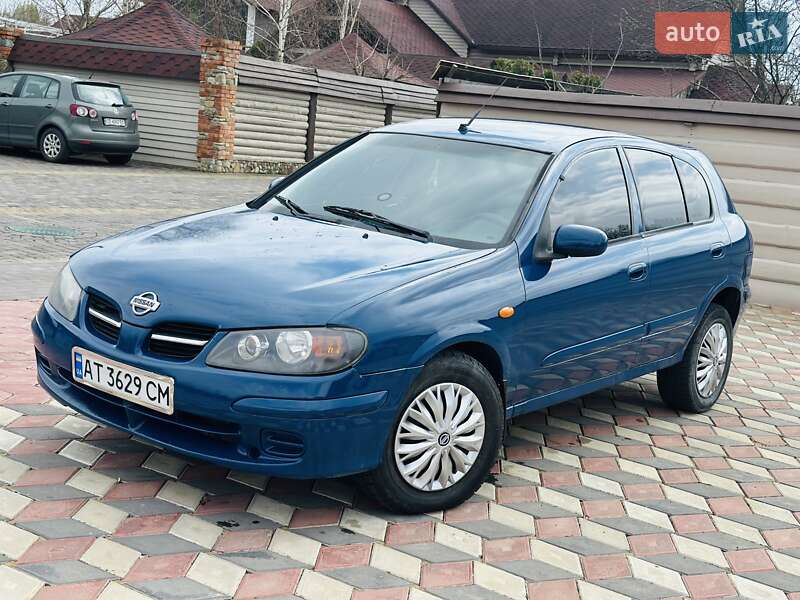 Nissan Almera (2005)