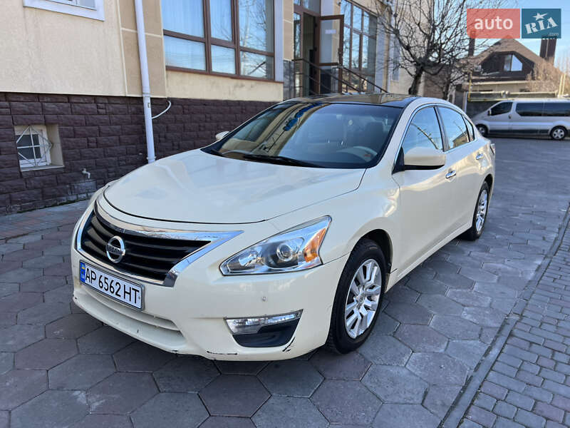 Nissan Altima (2015)