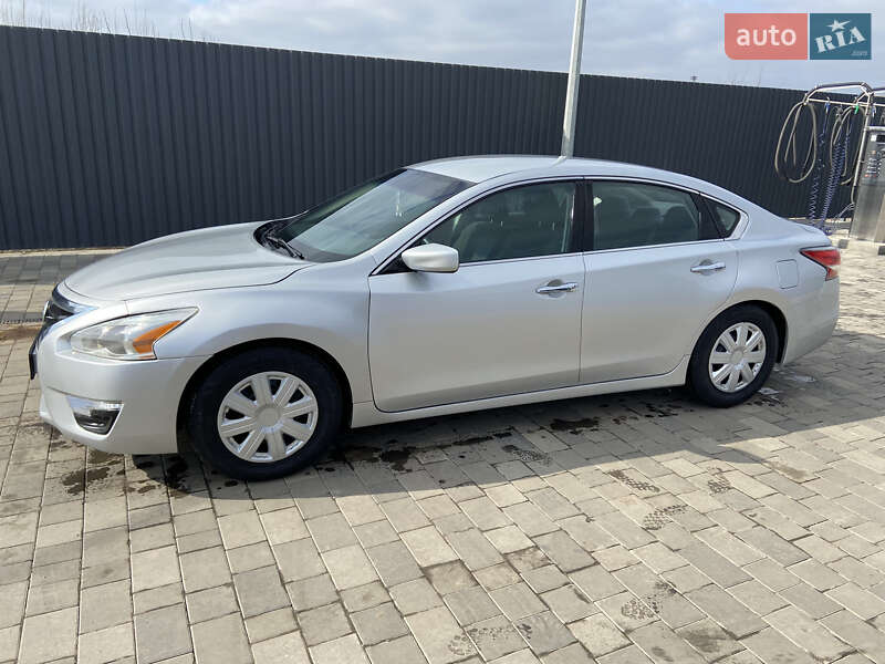 Nissan Altima (2014)