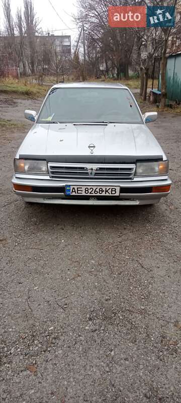 Nissan Bluebird (1986)