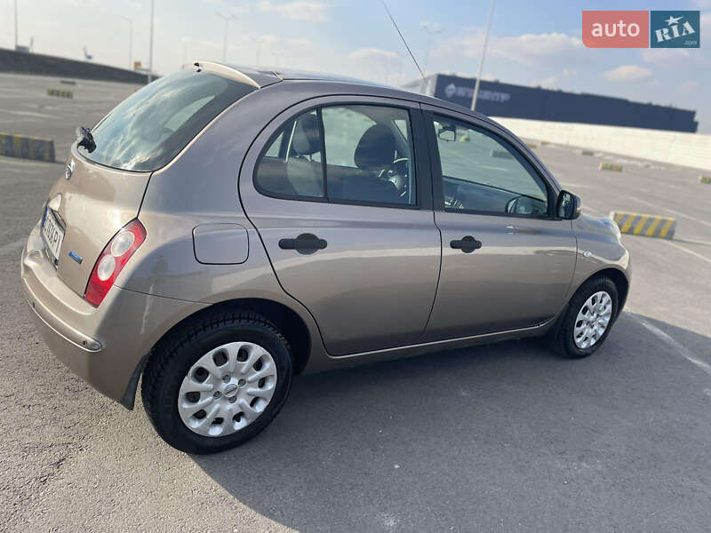 Nissan Micra (2010)