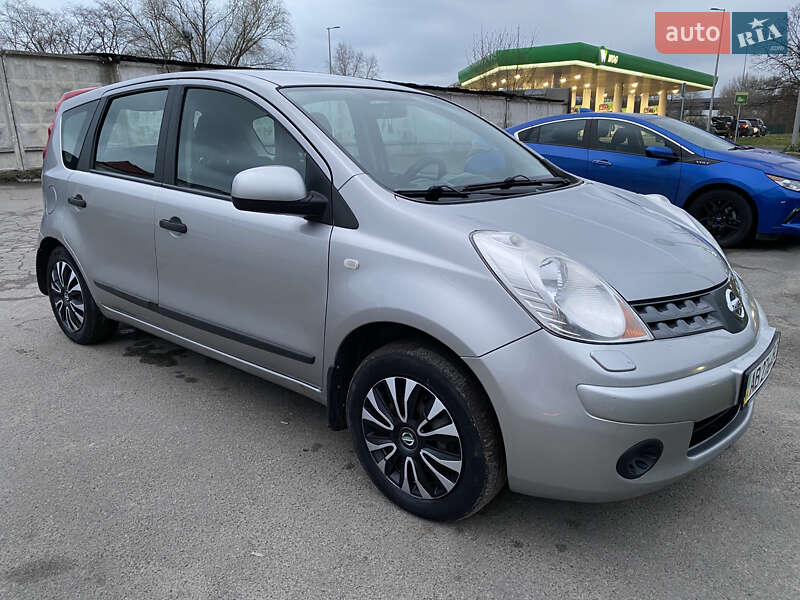 Nissan Note (2008)