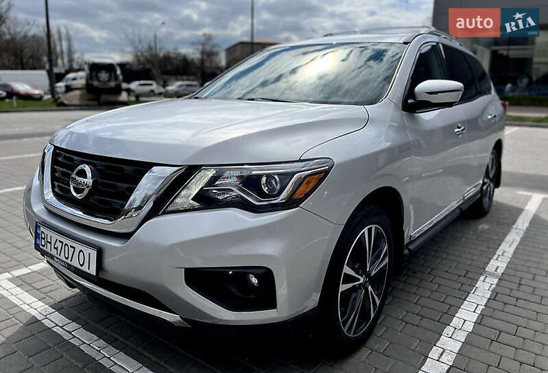 Nissan Pathfinder (2019)