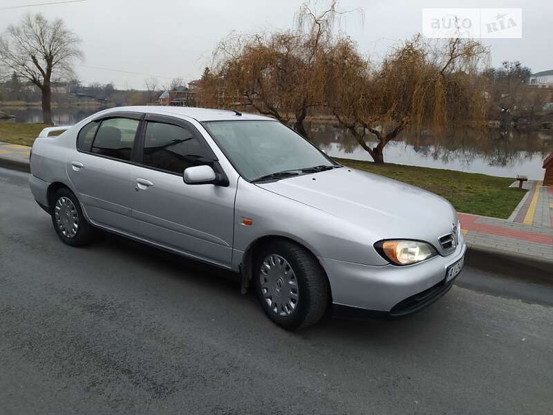 Nissan Primera (2001)