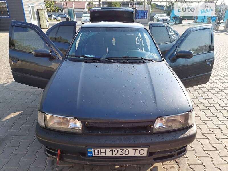 Nissan Primera (1990)