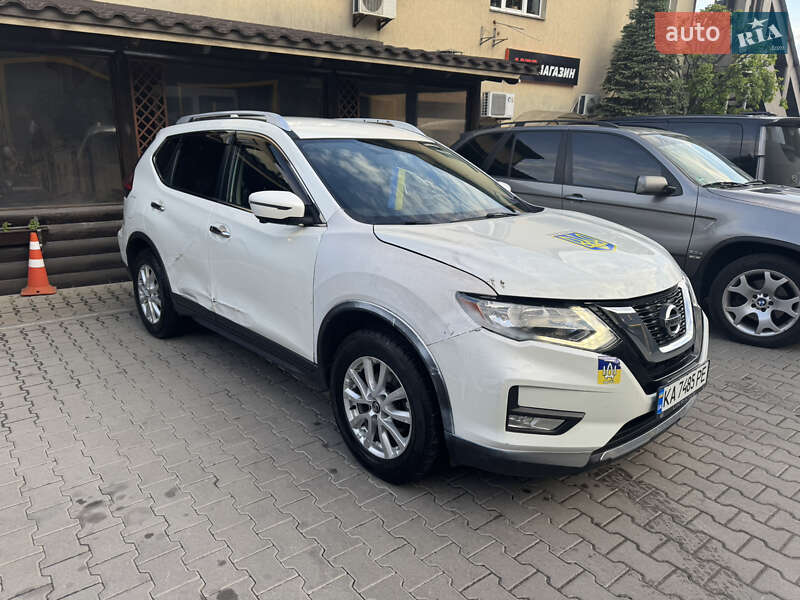 Nissan Rogue (2016)