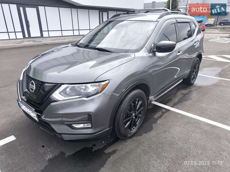 Nissan Rogue (2017)