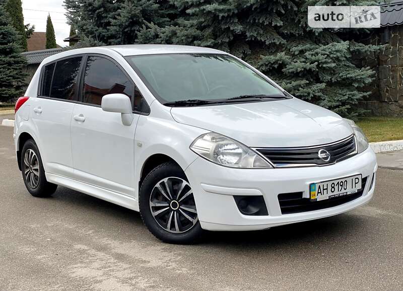 Nissan Tiida (2011)