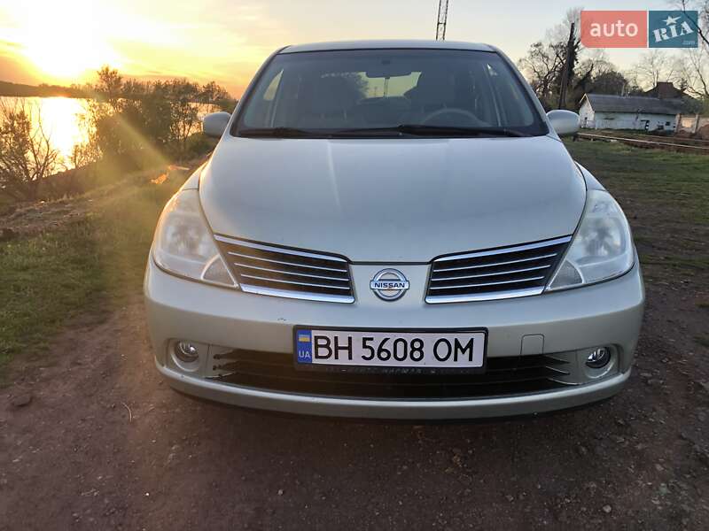 Nissan Tiida (2007)