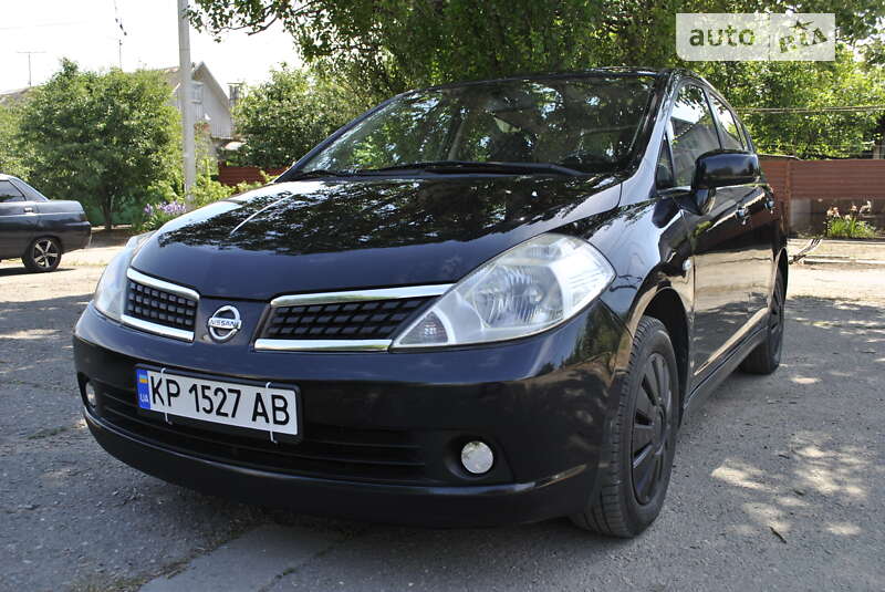 Nissan Tiida (2008)