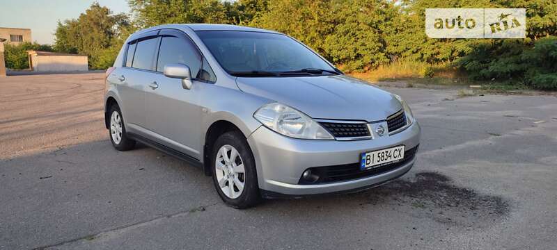 Nissan Tiida (2007)