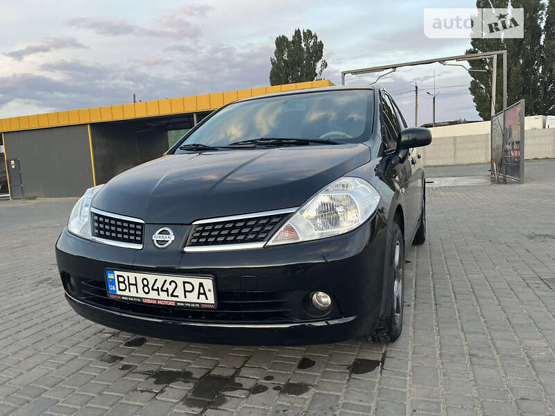 Nissan Tiida (2008)