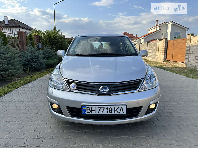 Nissan Tiida (2010)