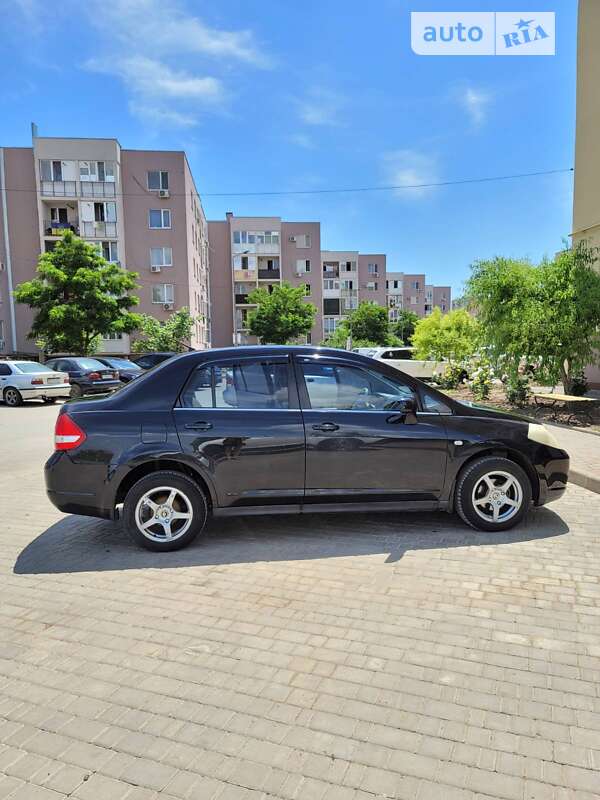 Nissan Tiida (2007)