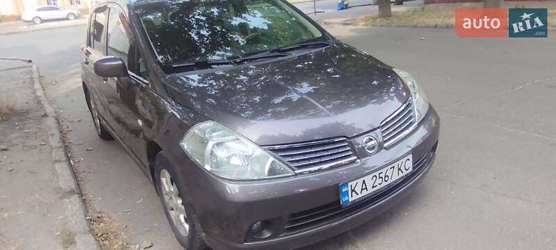 Nissan Tiida (2008)