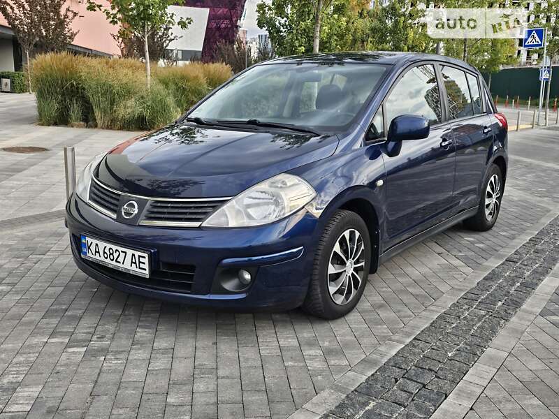 Nissan Tiida (2008)