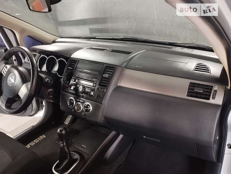 Nissan Tiida (2008)